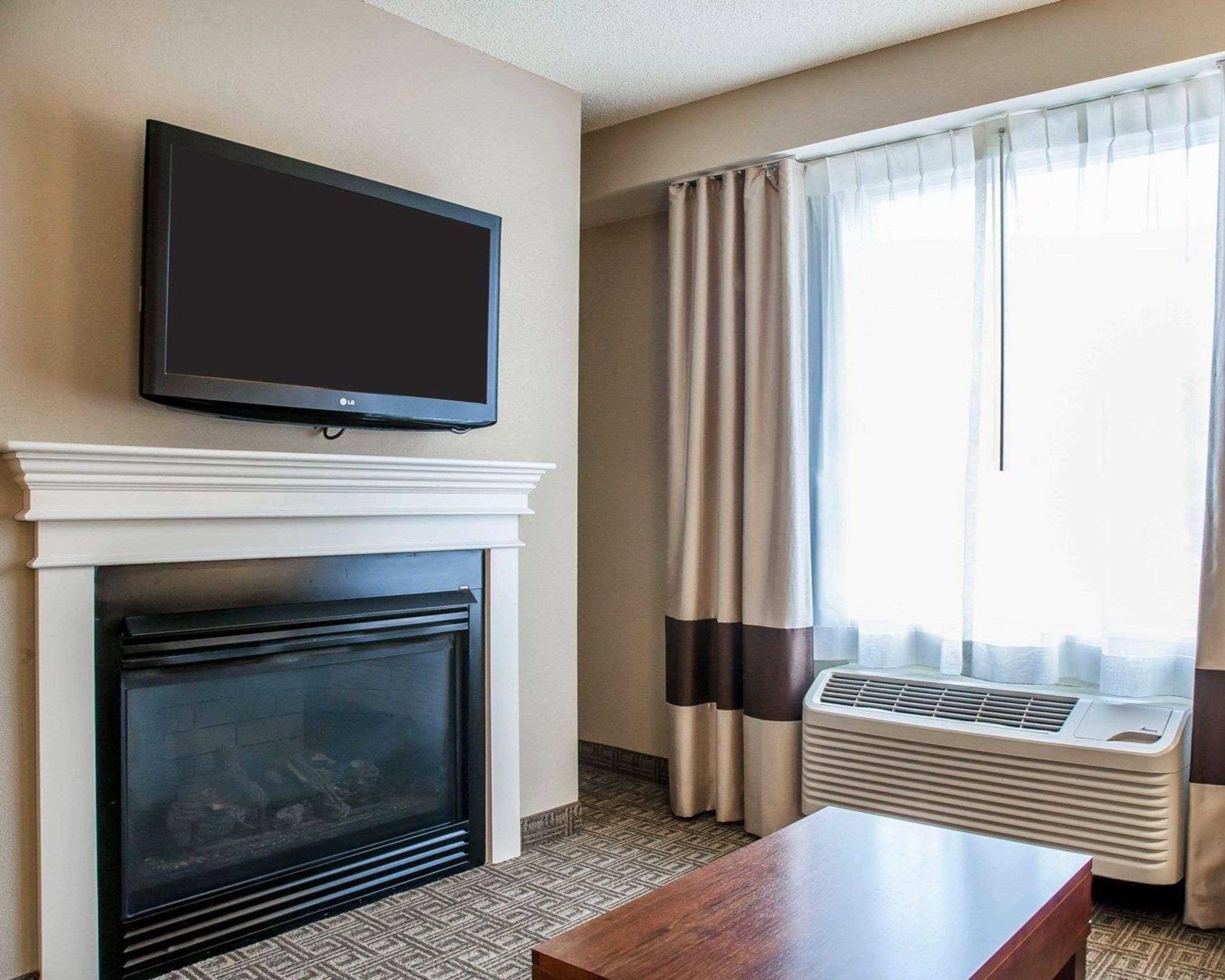Comfort Inn & Suites Sturbridge-Brimfield Kültér fotó