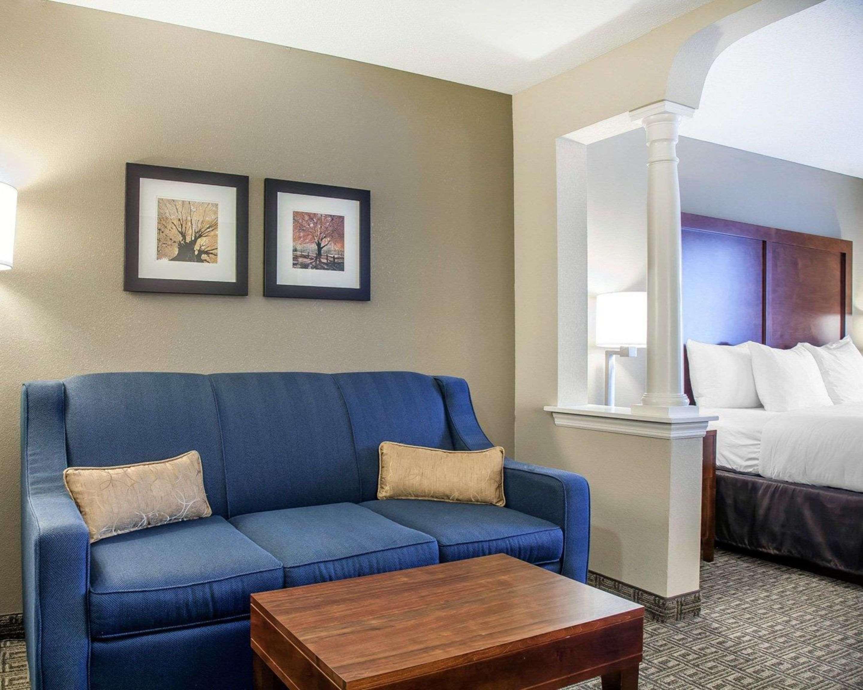 Comfort Inn & Suites Sturbridge-Brimfield Kültér fotó